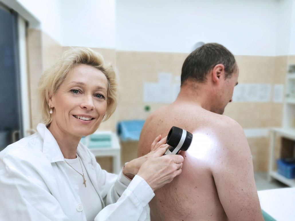 Dermatologové FNUSA se zapojili do Evropského dnu melanomu. Vyšetřili více než 60 zájemců 